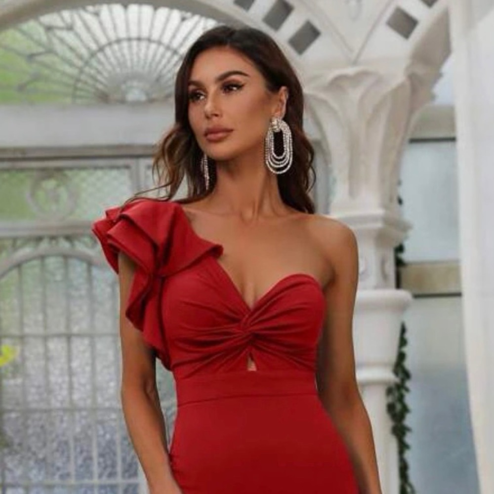Red long formal dress size 2